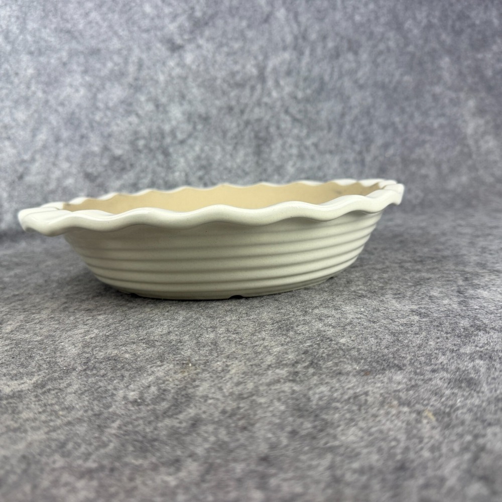 Pampered Chef Vanilla 9" Discontinued Deep Dish Stoneware Pie Plate Fluted